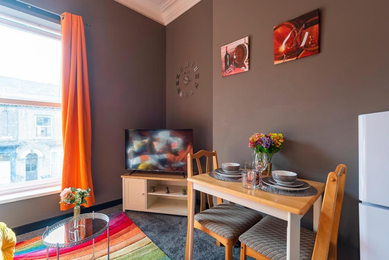 Art-Filled Bohemian 1 Bedroom Apt 2 Beds Colourful Praise Inn Apartment Kingston upon Hull Buitenkant foto