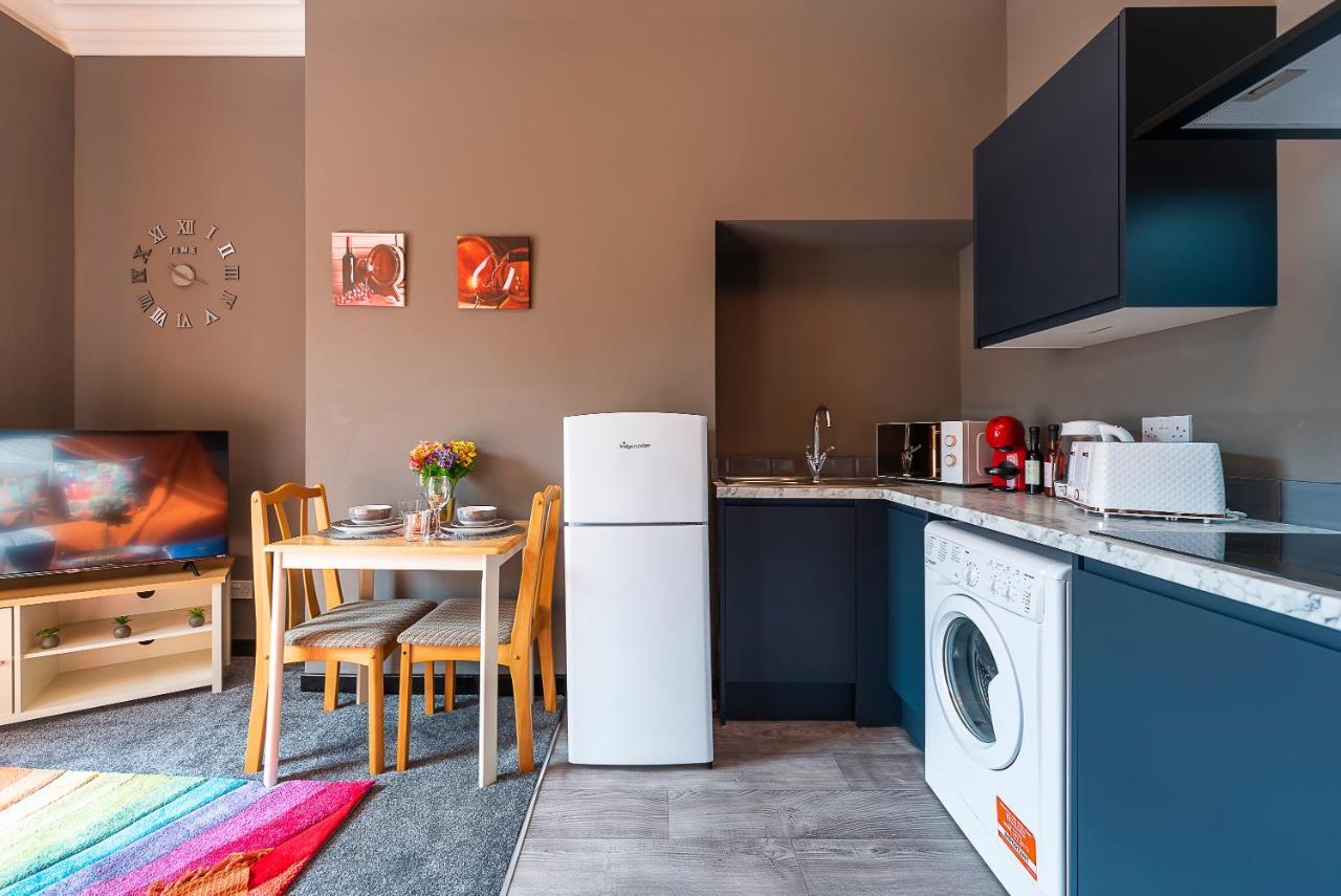 Art-Filled Bohemian 1 Bedroom Apt 2 Beds Colourful Praise Inn Apartment Kingston upon Hull Buitenkant foto